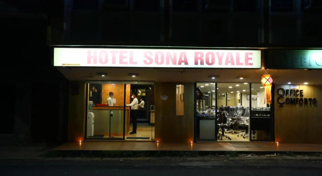 Hotel Sona, Varaa Hotelli Hotellit Panaji pysäköinnillä, Pysäköinti