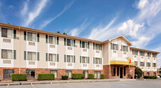 Super 8 by Wyndham Fayetteville