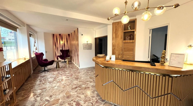 Contact Hôtel Foch, Boek Hotel Hotels in Franche-Comte met ontbijt, Ontbijt
