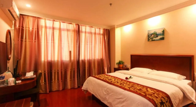 Green Tree Inn Wuxi Huishan District Chang'an Town Chang'an Renjia Shixin Road, Prenota Hotel Hotel a Wuxi con parcheggio, Parcheggio