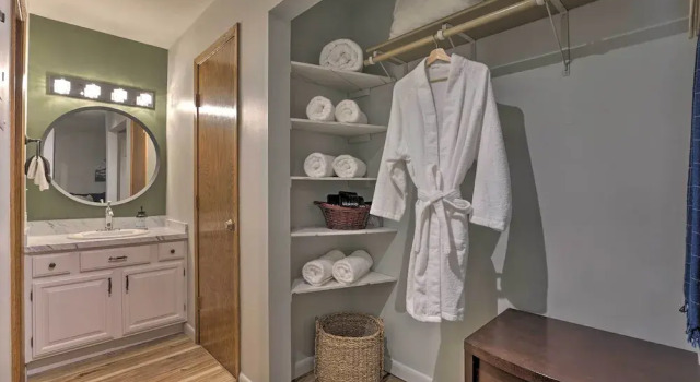 Steamboat Springs Studio < 1 Mi to Ski Resort, Забронировать Курортный отель Курортные отели Стимбот-Спрингса, рядом с Preview Ski Lift, Курортный отель