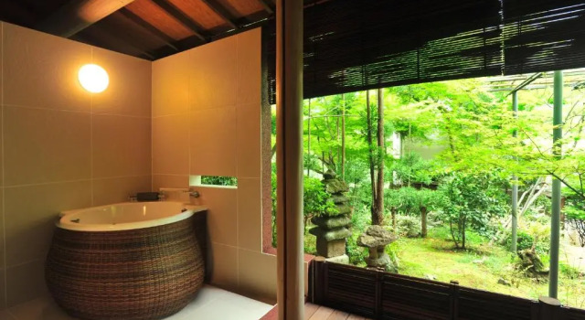 Номер Japanese-Style Deluxe with Open Air Bath Ryokan Nenrinbo