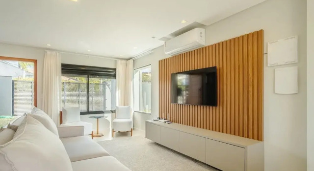 Condominium w/ Pool 500m From Ibiraquera Lagoon - VRS