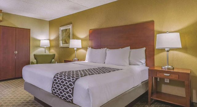 Двухместный номер La Quinta Inn & Suites by Wyndham Cleveland Airport West
