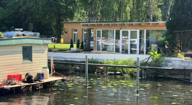 Hütte Tiny House oder Ferienwohnung auf der Sunset Marina