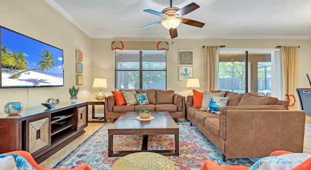 Коттедж Warm and Inviting Family Villa! Themed Rooms, Movie Room and Upstairs Entertainment Loft