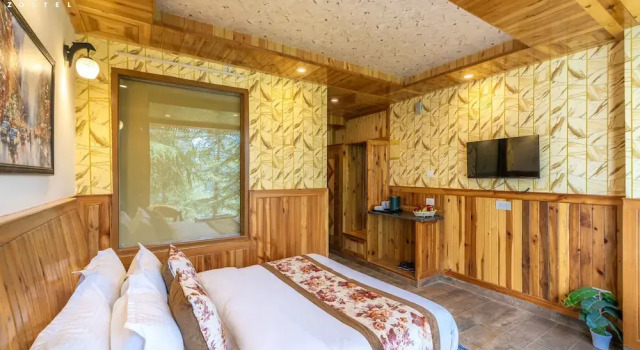 Superior Vierer Suite Dachboden mit Balkon Zostel Kotgarh