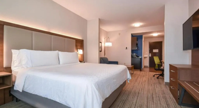 Люкс Holiday Inn Express Charlotte Southeast - Matthews by IHG
