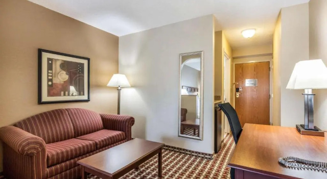 Люкс Quality Suites Paducah I-24