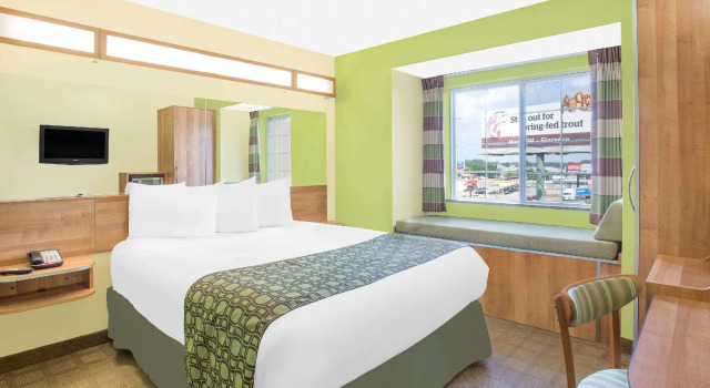 Двухместный номер Standard Microtel Inn & Suites by Wyndham Tuscumbia/Muscle Shoals