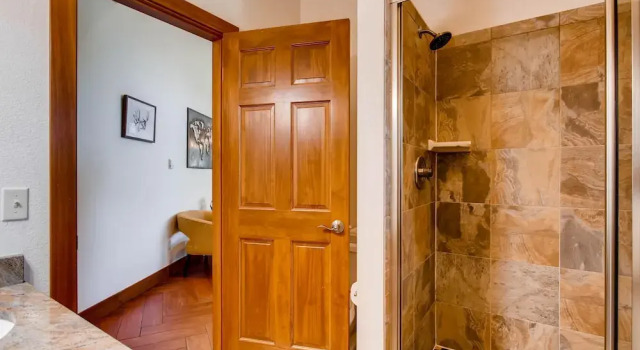 Black Canyon Inn Unit J2, Забронировать Отель Отели Эстес-Парк с парковкой, рядом с Lake Estes 9-Hole Golf Course, Парковка