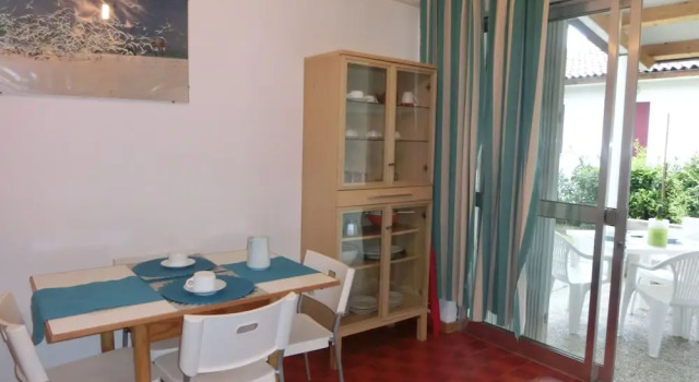 Апартаменты Comfy villa with garden and parking