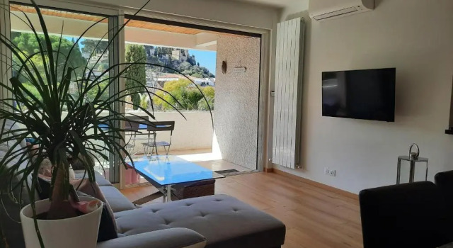 Апартаменты Mon petit Paradis, Cassis centre Apt 90 m2, 200 m Mer, terr plein sud, clim park privé