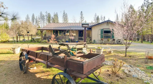 Коттедж с 2 комнатами Quiet Challenge-Brownsville Home Near Collins Lake