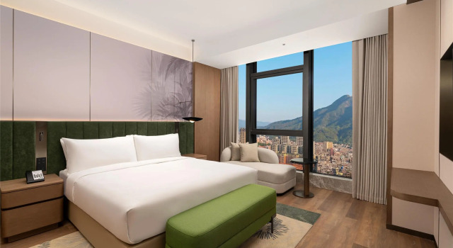 Люкс Deluxe Hilton Garden Inn Shanwei Luhe