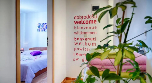 Holiday home Paradiso- quiet place, Book Hotel Vis Vis