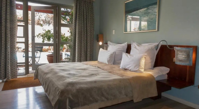 Двухместный номер Standard с видом на бассейн Rosedene Lodge - All solar, all aircon with pool and garden
