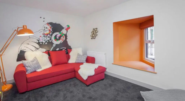 higgihaus #3b 2-3 Bed Small Groups Hip Location Sleeps 4-8