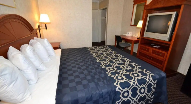 Номер Standard Days Inn by Wyndham Los Angeles LAX Airport Stadium Area