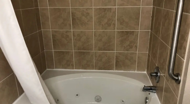 Люкс Country Inn & Suites by Radisson, Greenville, NC