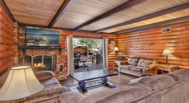 Cuddle Bear's Cabin #2075 by Big Bear Vacations, Забронировать Дом для отпуска Биг-Бэар-Сити San Bernardino Mountains