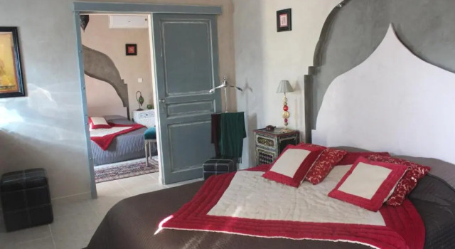 Gîtes maisons de vacances Domaine la Chamade Carpentras, Забронировать Отель Карпантра Mont Ventoux