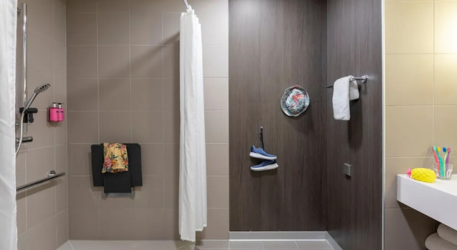 Двухместный семейный номер Standard Moxy Aberdeen Airport