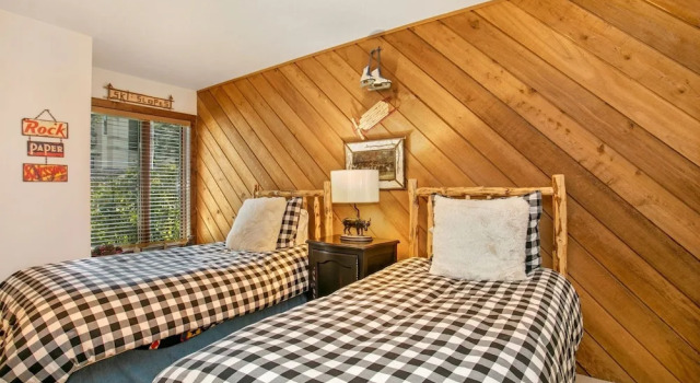 125 Ridgepoint  3 Bedroom Townhouse by RedAwning