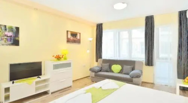 Central studio 1, Забронировать Отель Бургас Burgas Coast, рядом с Мост Си-Бридж