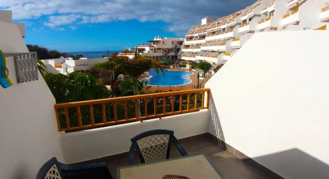 Апартаменты Lovely apartment close to beach and all amenities 102