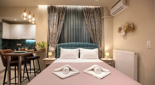 Romantic Studio under Acropolis
