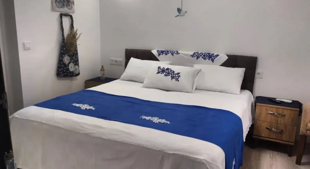 The Toprak's Pansiyon, Забронировать Отель Отели Сеферихисар с парковкой, Парковка
