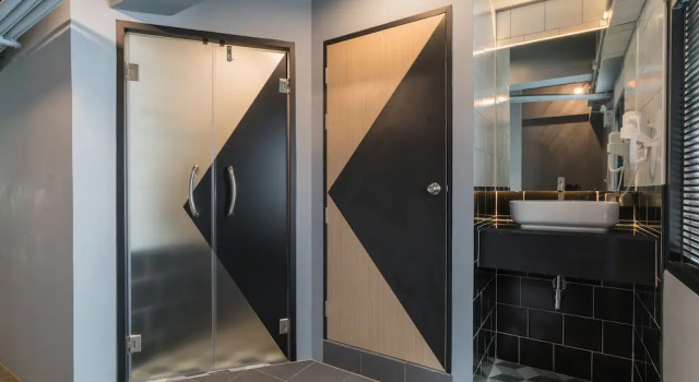Кровать в общем номере (женский номер) Sleep Box Patong Hostel
