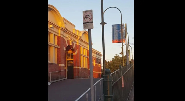 Melbourne short stay - Caulfield station, Monash Uni, Book Hotel  
