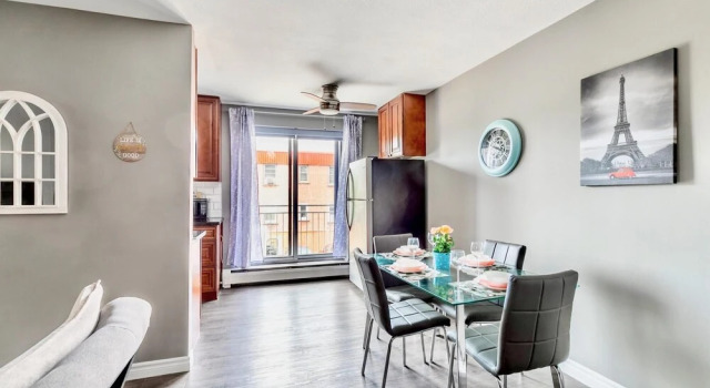 Stunning 2BR - King Bed Apt - Prime Location, Varaa Hotelli Hamilton 