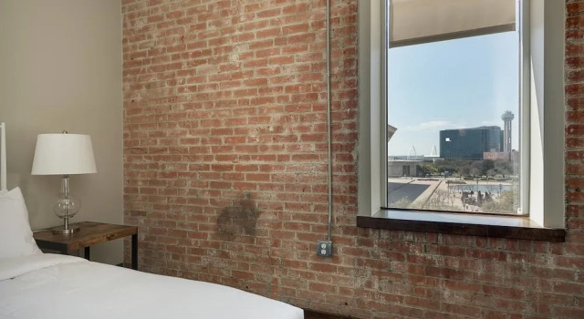 Modern 1bd in the Core of Downtown
