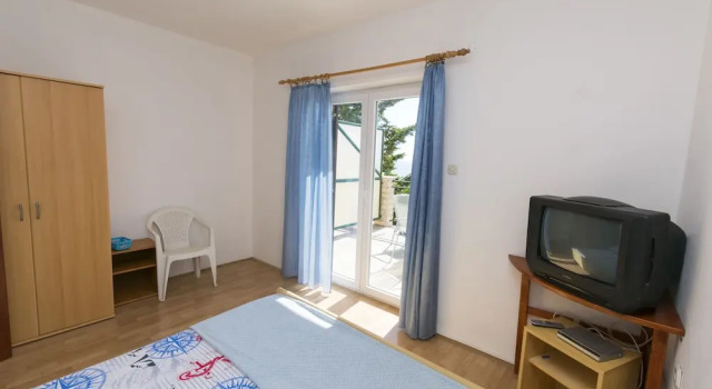 Apartments Ksenija, Забронировать Апартаменты/квартира Отели Примоштен с парковкой, рядом с Пляж Затока, Парковка