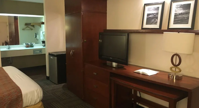 Четырёхместный номер Standard с балконом Nations Inn - West Jefferson