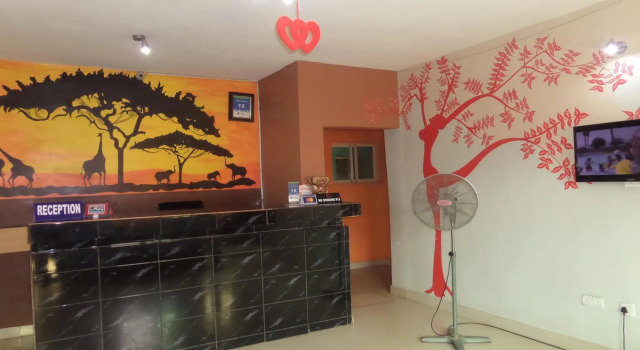 DC Bar & Suites, Book Hotel Billige hoteller i Lagos State