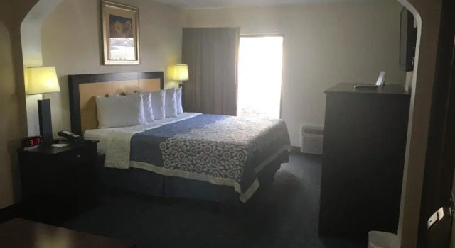 Люкс Days Inn & Suites by Wyndham Tampa Fairground-Casino-Ybor