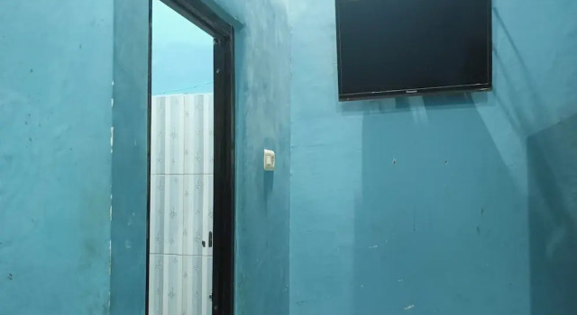 Номер Standard OYO 93875 Tifar House Near Lapangan Raja-raja