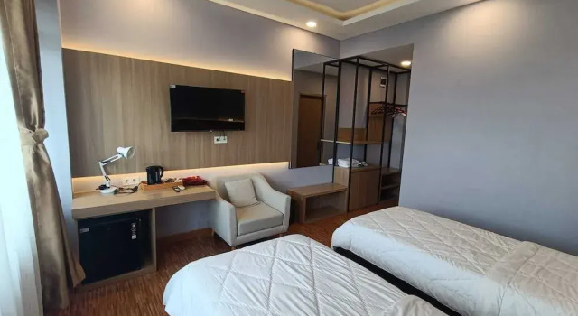 Adia Convention Center Hotel