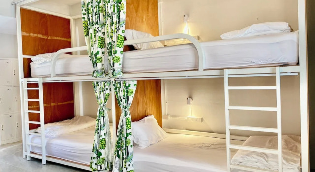 Кровать в общем номере Secret Corner Boutique Stay