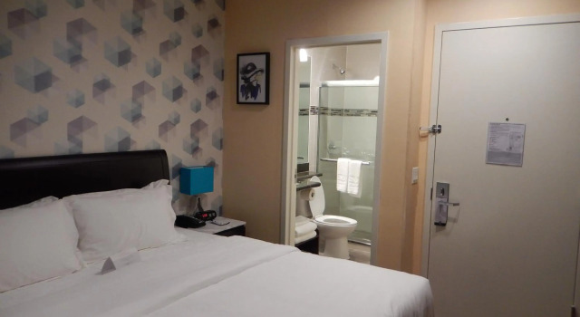 Quality Inn near Sunset Park, Забронировать Отель Отели Бруклина с парковкой, рядом с 36-я стрит (линия 4-й авеню дивизиона "Би-Эм-Ти"), Парковка