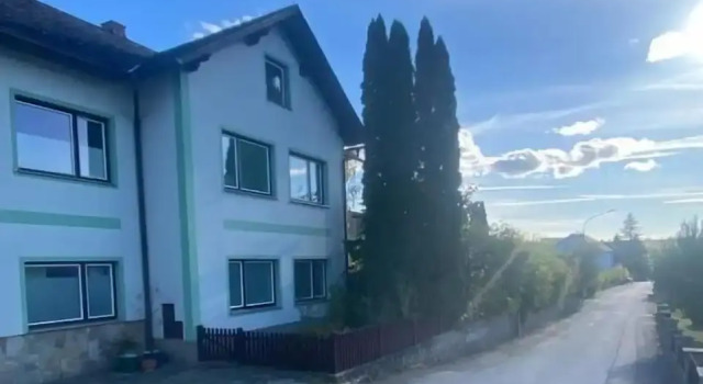 Unter einem Dach, Book Guesthouse  