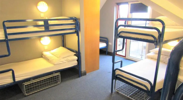 Кровать в общем номере (женский номер) Sleepzone Galway City Apartments