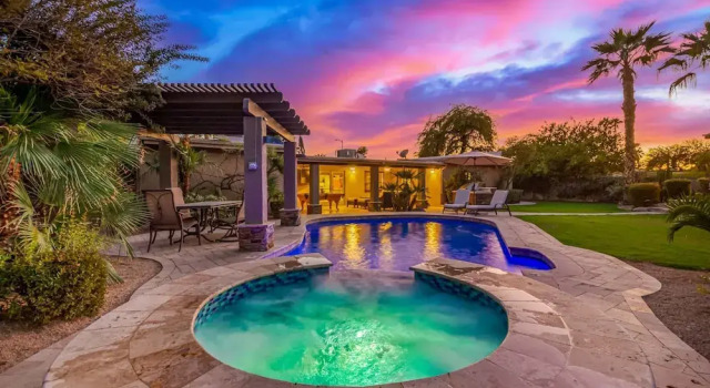 Коттедж NEW Parkwood Retreat w Pool Spa Kierland