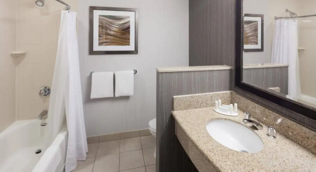 Номер Standard Courtyard by Marriott Santa Clarita Valencia