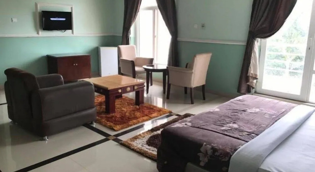 Randekhi Royal Hotel, Rezerwuj Hotel Benin Ikpoba-Okha