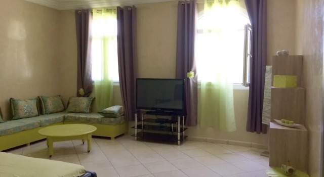 Villa With 4 Bedrooms in Oulad Teima, With Wonderful Mountain View, Pr, Rezerwuj Willa Hotele w Souss-Massa-Draa z basenem, Basen